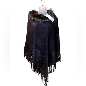 NWT Cozy Black Poncho with Faux Fur Trim, Asymmetrical Poncho Cape
Beautiful!
